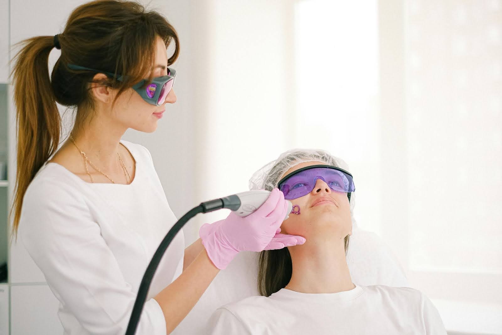 How to Remove Unwanted Facial Hair Safely and Effectively