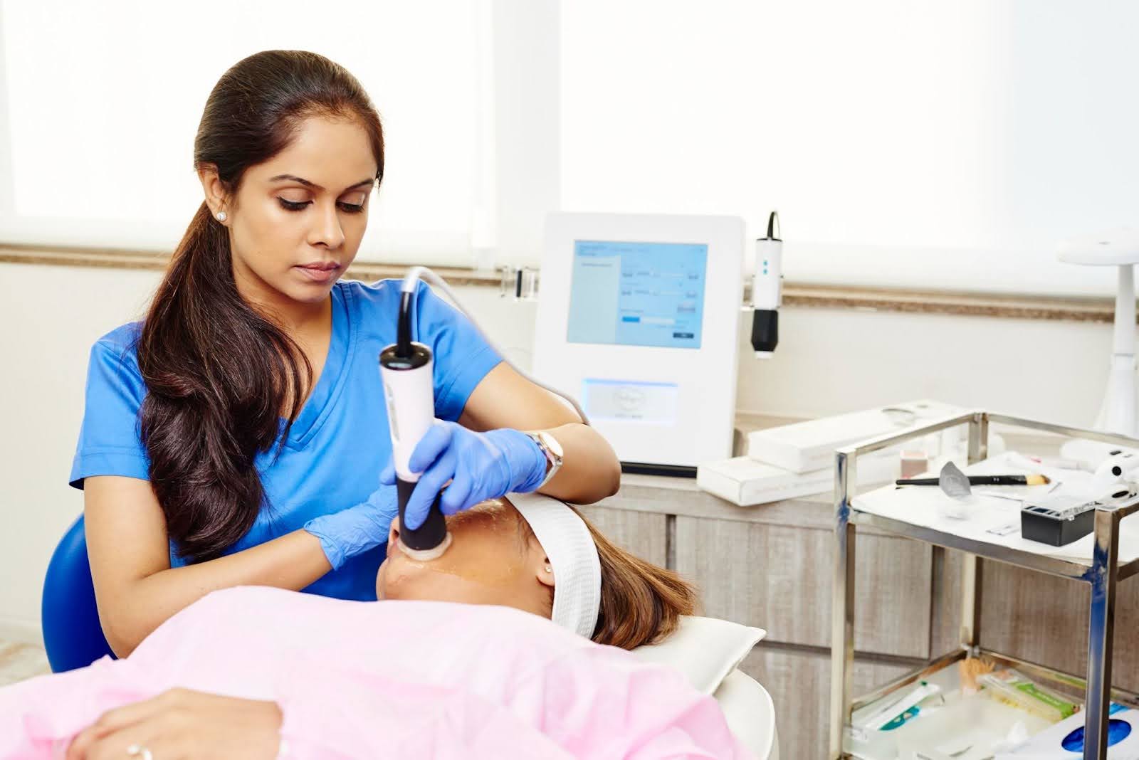 Expert HydraFacial Dermatologist Services for Deep Skin Rejuvenation