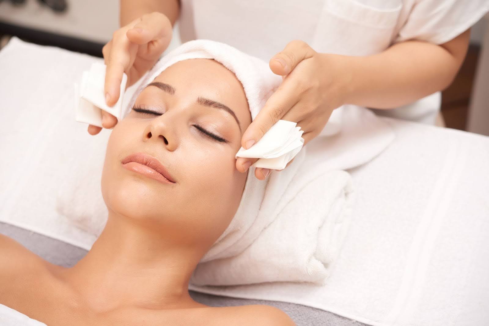 HydraFacial in Pune: Advanced Skincare Treatment for Instant Glow